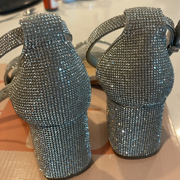 Gianni Bini Silver Bling Shoes - Picture 3 of 7